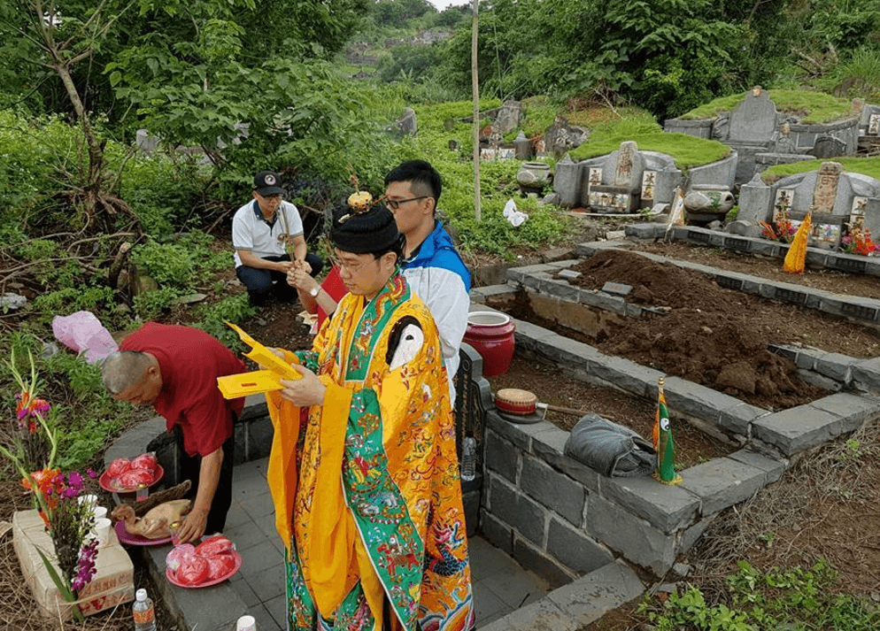 prosperity-live-burial-zhong-sheng-ji